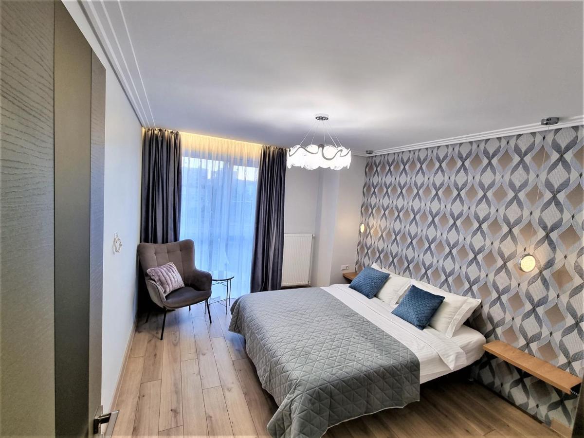 Світло Цілодобово Сучасні Апартаменти Біля Парку Топільче Ternopil Exterior photo